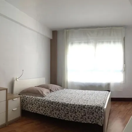 Habitación indepediente con baño y cocina compartidos Pensión *
