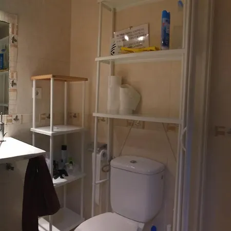 Habitacion Indepediente Con Bano Y Cocina Compartidos